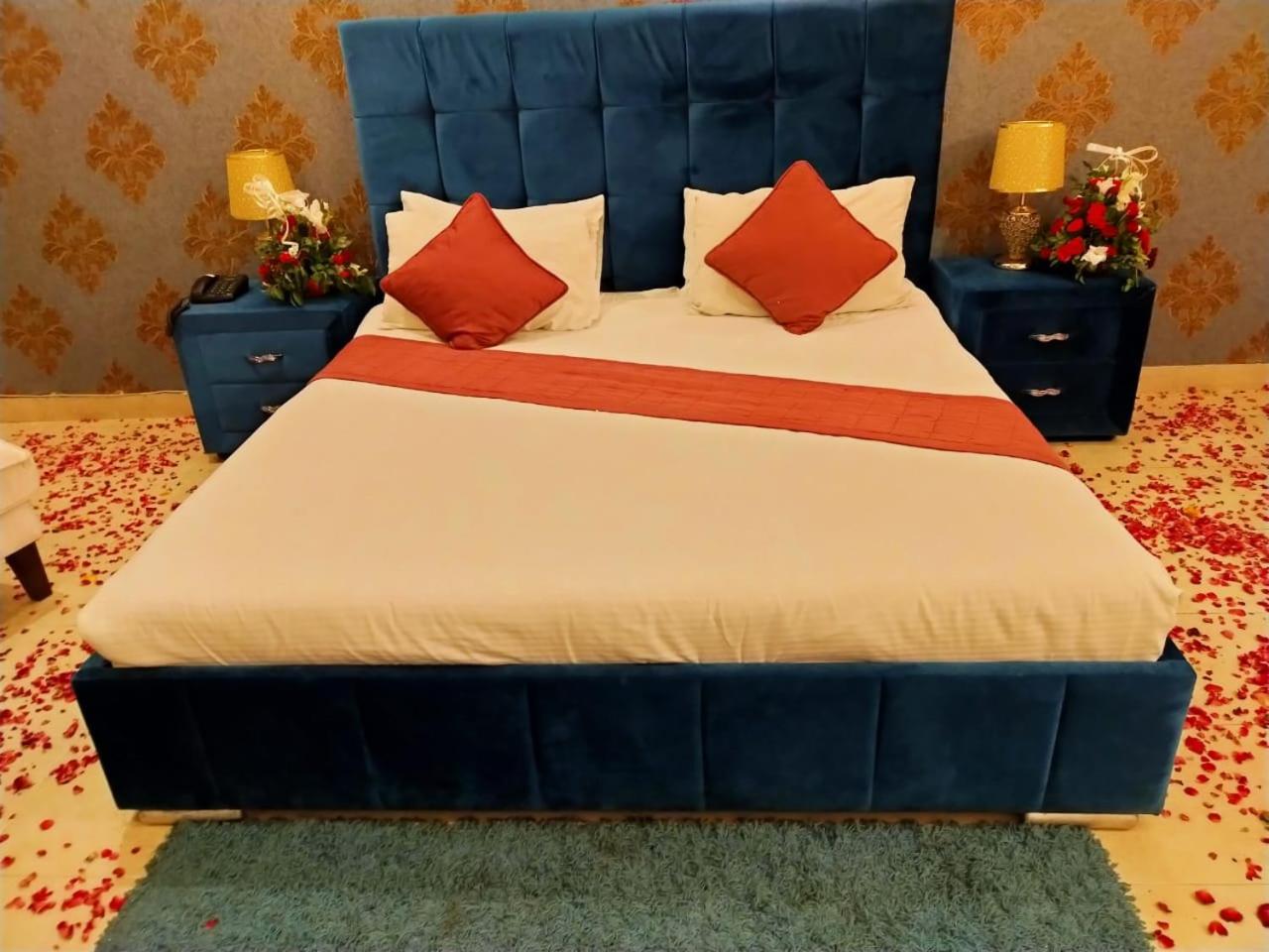 Westin Suites Лахор Номер фото